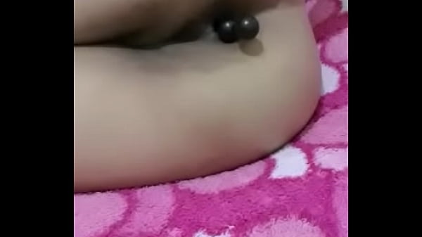 Menggoda Lubang Pantat Dengan Mainan Seks Bergetar