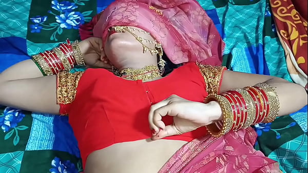 सौतेली बहन ने रक्षाबंधन पर भाई को राखी बांधते हुए गिफ्ट में खुद को नंगा करके दिखाया, साफ हिन्दी आवाज़ में