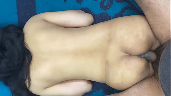 Pijat Pantat Istri Seksi India Berlanjut Dengan Adegan Bercinta Keras Dan Penetrasi Penis Besar
