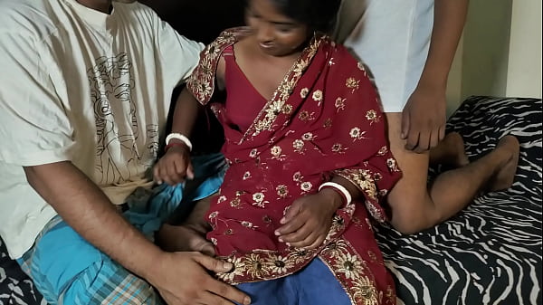 Bhabhi Manis Selingkuh Dari Suami Dan Bergairah Dengan Dua Kakak Tirinya