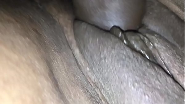 Gadis India Yang Menggoda Dengan Lekuk Tubuh Memukau