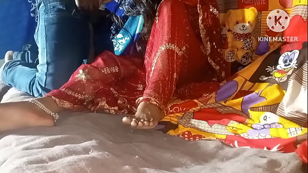 भारतीय देसी भाभी गांव के मजबूत जवान के साथ रात भर की उत्तेजक मुलाकात