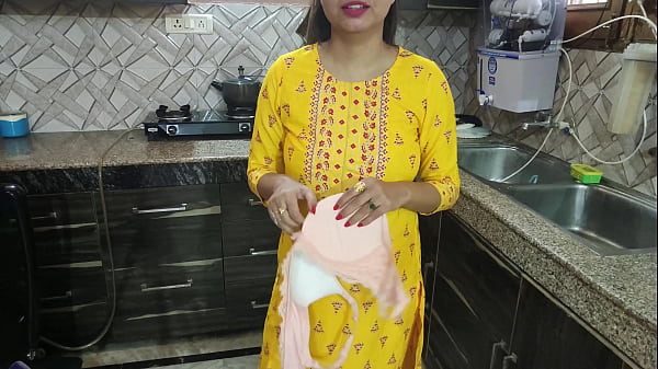 Desi Bhabhi Bartan Dhote Hue Kitchen Mein, Jab Devar Ne Aake Kaha, “bhabhi, Aapki Chut Chahiye, Dogi Kya?”