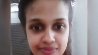 Gadis Mallu Dari Kottayam Berpose Telanjang Untuk Selfie Panas