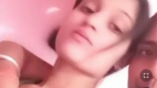 Ragini Jat Tampil Telanjang Dan Menggoda Di Video Aksi Panas