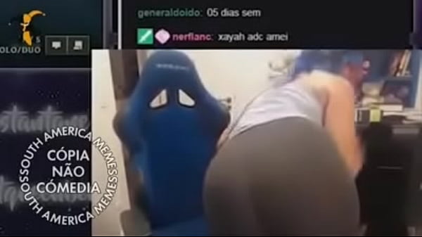 Gostosa Se Exibindo Na Live