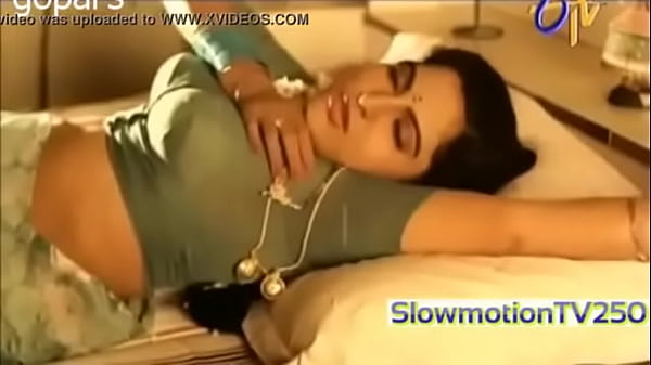 Gaun Desi Yang Menggoda
