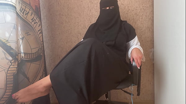 Goyangan Panas Dari Milf Arab Berhijab