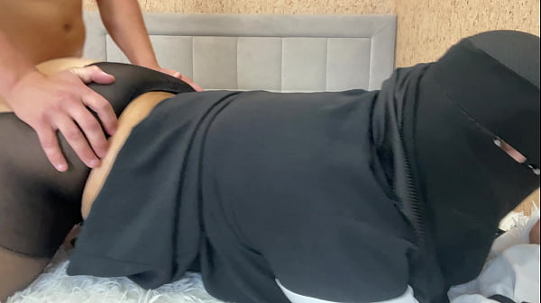 Nyonya Arab Montok Naik Kontolku Dan Ku Crot Di Memek Ketatnya