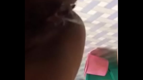 Gadis Desi Mengencingi Ranjang Dengan Nafsu