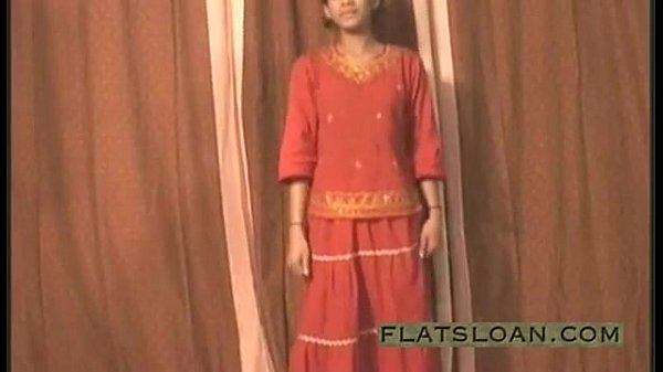 Gadis Desi Kencing Dengan Gaya Seksi