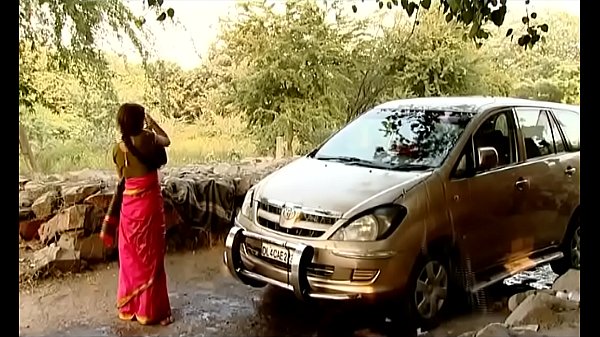 Bhabhi Desa India Cuci Mobil..{adekan Tanpa Sensor Eksklusif}..wajib Tonton!
