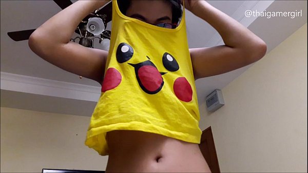 Gadis Asia Di Webcam Bertanya, “mau Diapain Kalau Ngentot?”, Lalu Telanjang Bulat