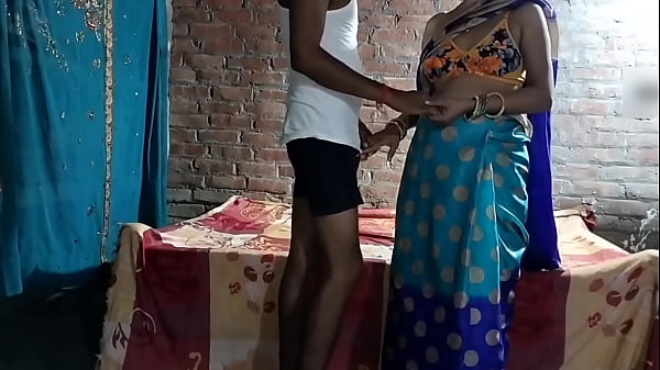भाभी ने देवर के साथ मस्ती भरे पलों में चटखारे लेते हुए जमकर चुदाई की