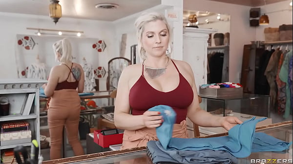 Panggilan Mesum Di Butik – Christie Stevens Dan Laney Grey / Tonton Full Di Brazzers