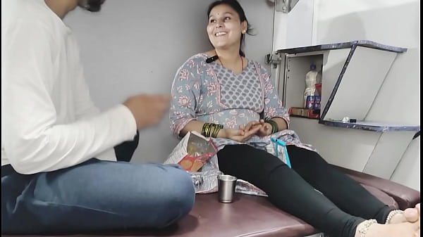 Gadis Muda Dan Ibu Mertua Tergoda Di Kereta Dari Kashmir Ke Kanyakumari