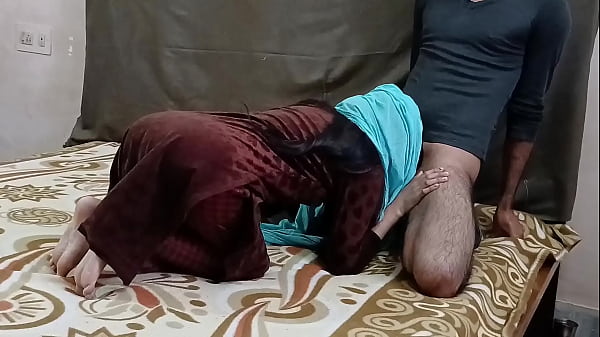 Malam Dingin, Priya Bhabhi Menggairahkan Dengan Rayuan Mesra Di Kamar
