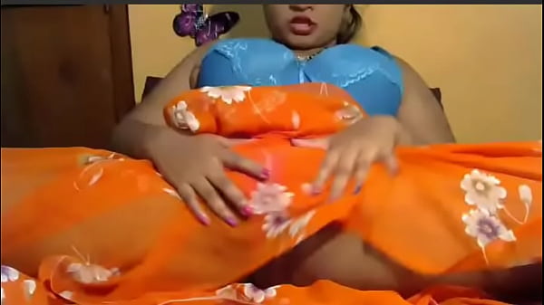 Desi Bhabi Basah Dan Menggoda