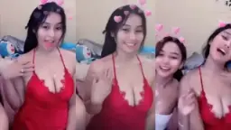 Aulia Host Seksi, Belahan Payudara Mulus Menggoda