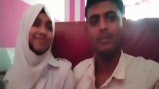 Kekasih Mengisap Payudara Pacar Berhijabnya Dalam Film Porno Bangladesh