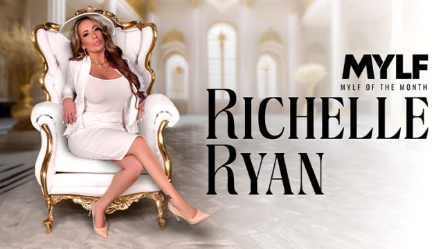 Sosok Legenda Berpayudara Besar Richelle Ryan Yang Menggoda