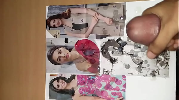 Semburanku Untuk Bintang Bollywood Yang Menggairahkan