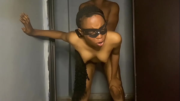 Adik Tiri Yang Bergairah Ingin Menggoyang Kontol Kakak Tirinya