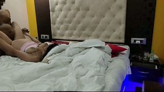 Riya Ngesek Kontol Besar Palsu Sampai Eek, Ngomong Hindi Sambil Ngentot