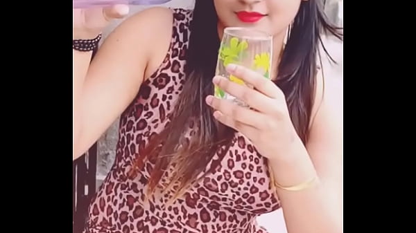 Cewek India Lagi Ngangkang, Pose Minta Digituin