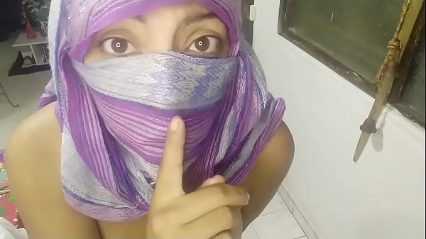 Milf Arab Berhijab Dan Niqab Menggairahkan Mengocok Memek Basah Sembur Muncrat Di Webcam Live