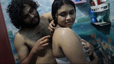 Cewek India Mandi Panas, Adik Tiri Disetubuhi