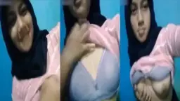 Abg Hijab Mulus Pamer Toket Montok Bikin Ngilu
