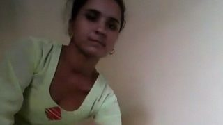 Bihari Boudi Buka Baju Total Telanjang Sambil Mainin Memek Sendiri