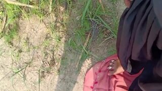 Seorang Mesum Crot Di Luar Sama Tantenya, Mms Desi Hot.