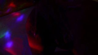 Colombia Mami Montok Ngeblow Basah-basah Di Kamar Mandi, Langsung Ngewe Di Sofa Bikin Makin Panas