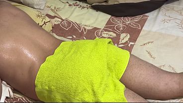 Mertua Montok Bantuin Mantu, Pijatannya Malah Bikin Panas Dingin.