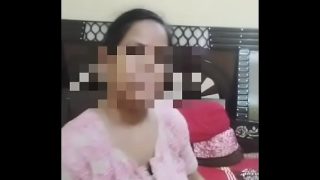 Desi Haus Bhabhi Ke Saath Garmi Raat Mein Bheegna.
