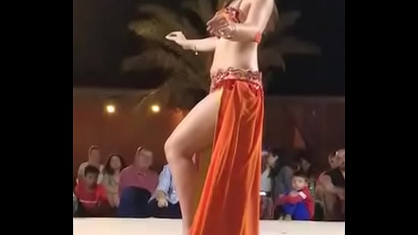 Tarian Desi Bikin Meleleh, Goyangannya Bikin Ngilu Di Perut