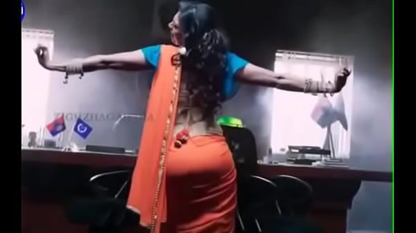 Desi Pantat Montok Dibalut Saree Seksi Bikin Meleleh