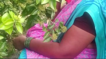 Bhabhi India Di Desa, Ngewe Di Luar Rumah, Panas Dan Basah Kuyup.