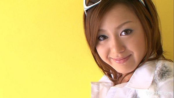 Gadis Jepang Lagi Sibuk Mainin Diri Sendiri Sampe Basah Kuyup.