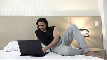 Tetangga Hindu-ku Tergila-gila Sama Pantat Latin Colombia-ku, Dia Ngewe Aku Pake Kontol Besarnya Sampe Crot Di Dalem!