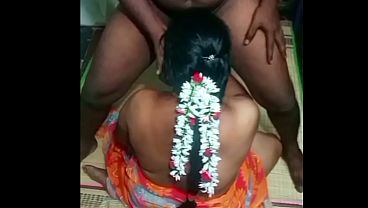 Ibu Rumah Tangga India Main Seru Sama Om-om Kampung, Nafsu Panas Di Sawah.