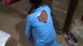 Cewek Desi Dicocol Bokongnya Sama Bapak Tiri