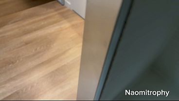 Liburan Seru Main-main Sama Kakak Tiri, Naomi Noel Bikin Basah.