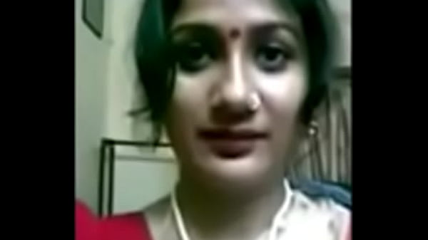 Desi Istri Bengali Montok Dengan Buah Dada Besar