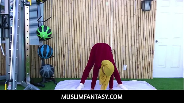 Pelatih Fitness Bugil Mengerjai Klien Arab Eksotis Sampai Mampus