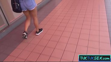 Gadis Thailand Amatir Digaet Di Tuk Tuk, Langsung Digiring Ke Hotel Buat Main