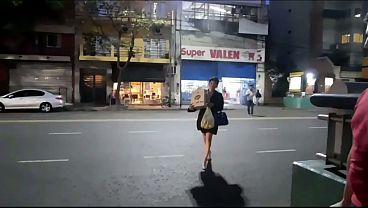 Di Tengah Pandemi Dan Gempar Rock And Roll, Pas Karantina Ketat, Nyokap Temenku Nongkrong Di Supermarket, Dia Dapat Dua Jenis Siapa Aja Yang Bisa Dibikin Nagih