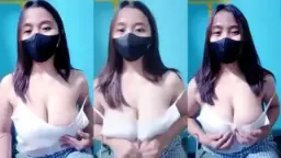 Ririii Mango Live, Goyangannya Bikin Ngilu, Bibirnya Basah Kuyup.